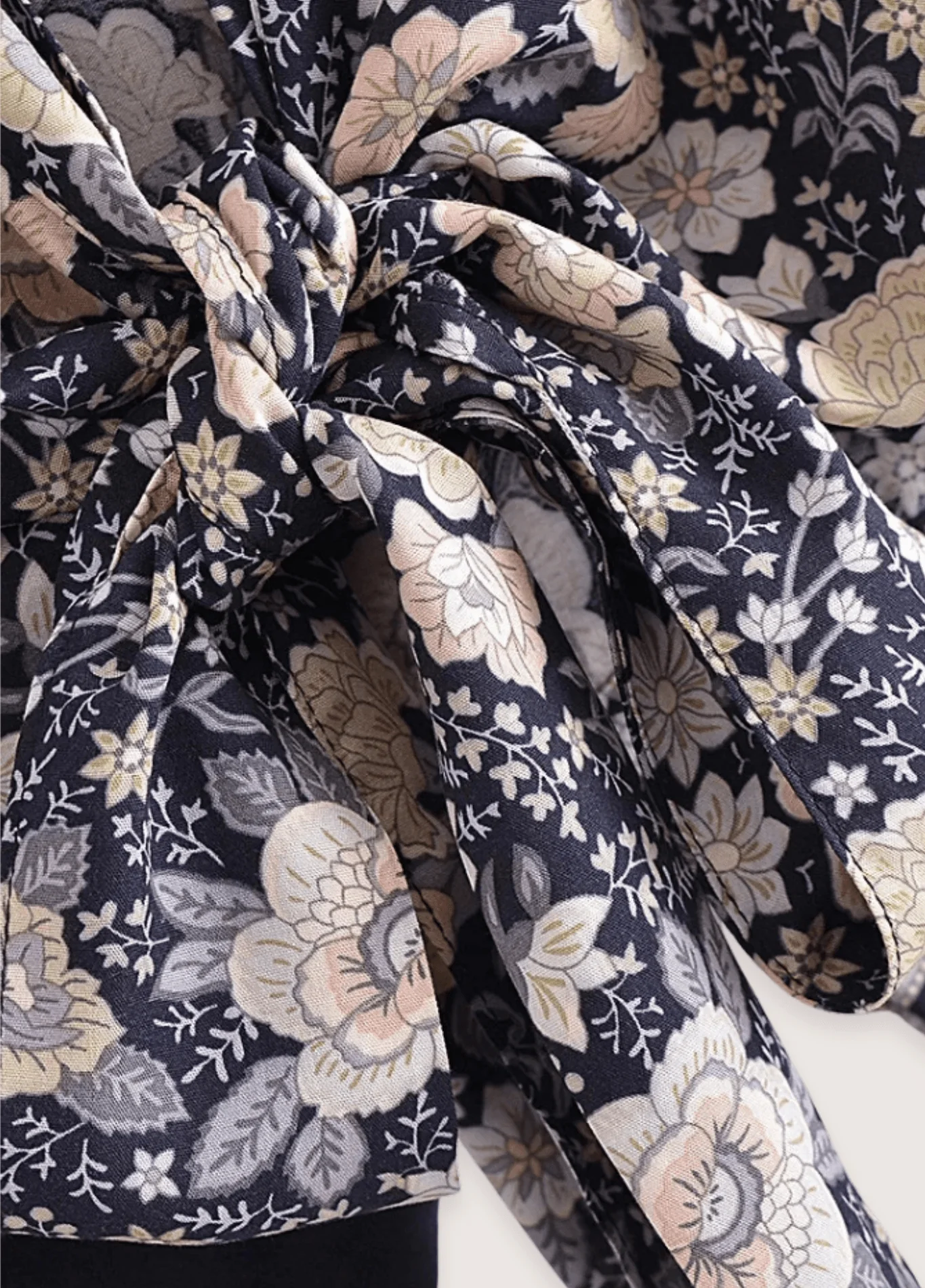 Kimono court bohème gris et rose - Image 4
