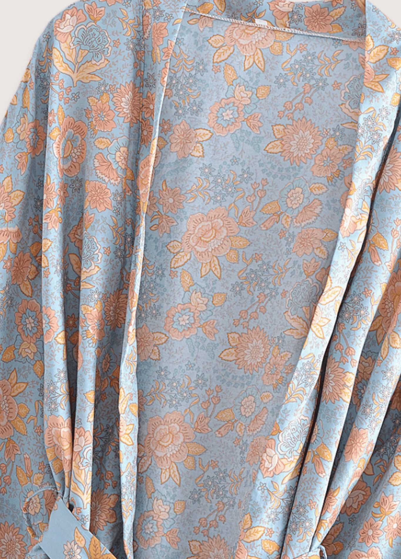 Kimono court fleuri bleu-gris et rosé - Image 3