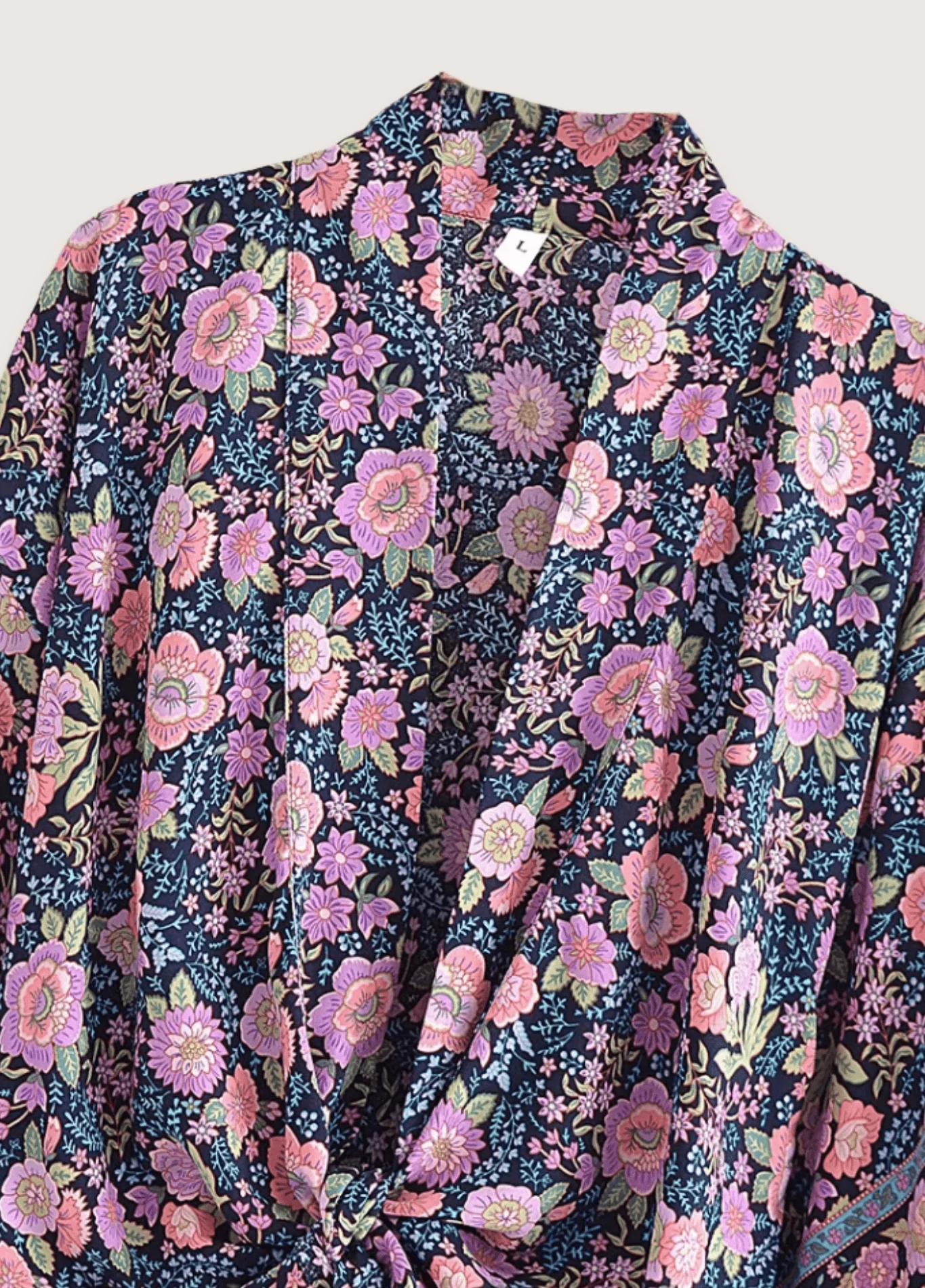 Kimono court plage fleuri rose et bleu nuit - Image 2